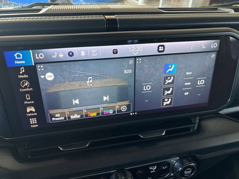 Used 2025 Jeep Gladiator Sport image 37