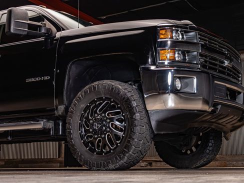 Used 2015 Chevrolet Silverado 3500 LT w/ LT Convenience Package image 12