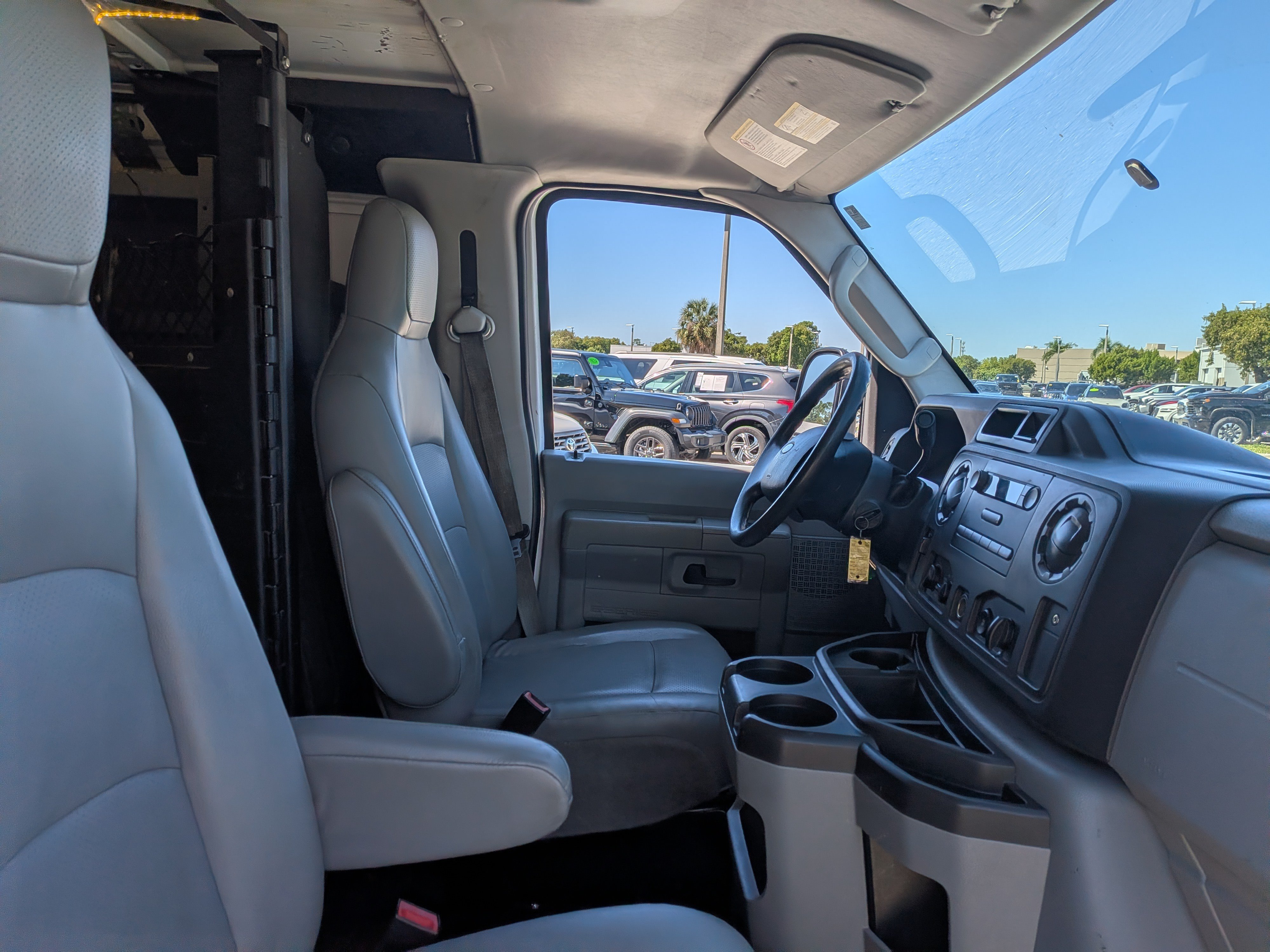 Used 2014 Ford E-350 and Econoline 350 Super Duty RWD image 15