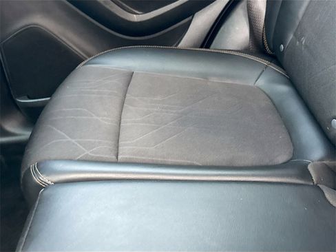 Used 2019 Chevrolet Trax LT w/ LT Convenience Package image 29