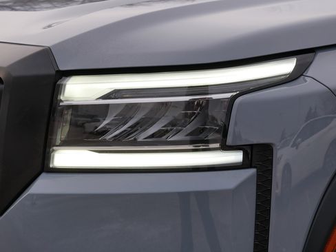 Certified 2024 Nissan Frontier PRO-4X w/ Pro Convenience Package image 16