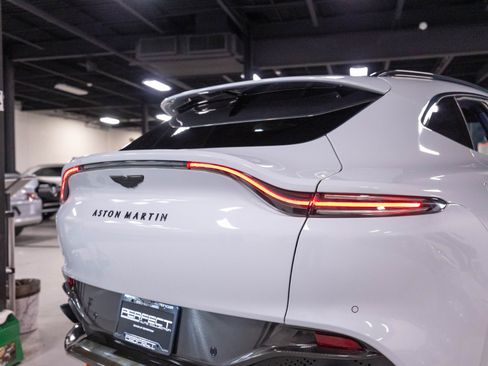 Used 2021 Aston Martin DBX AWD/4WD image 76