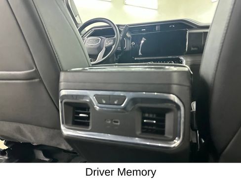 Used 2025 GMC Sierra 2500 Denali w/ Denali Reserve Package AWD/4WD image 26