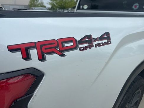 Certified 2025 Toyota Tundra Platinum w/ TRD Off-Road Package AWD/4WD image 4
