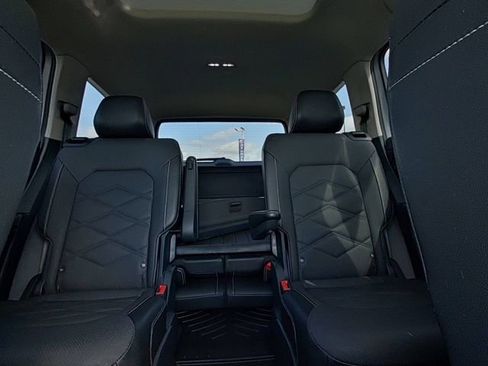 Used 2024 Volkswagen Atlas SE w/ Panoramic Sunroof Package image 28