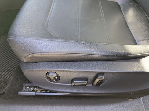 Used 2017 Volkswagen Passat 1.8T SE image 14