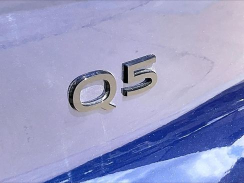 Used 2025 Audi Q5 Premium w/ Convenience Package AWD/4WD image 30