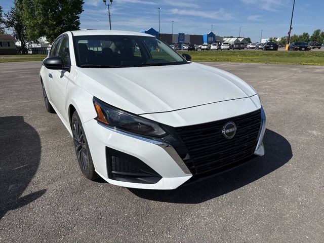 Used 2025 Nissan Altima 2.5 SV FWD image 7