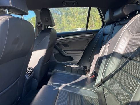 Used 2018 Volkswagen Golf R 4-Door image 11