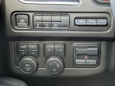 Used 2024 Chevrolet Tahoe High Country AWD/4WD image 26