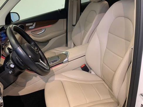 Used 2021 Mercedes-Benz GLC 300 4MATIC image 11