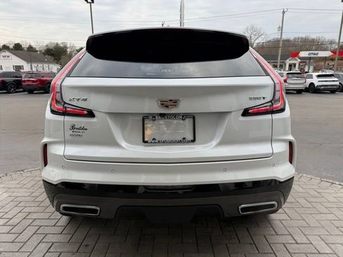 Used 2024 Cadillac XT4 Sport image 11