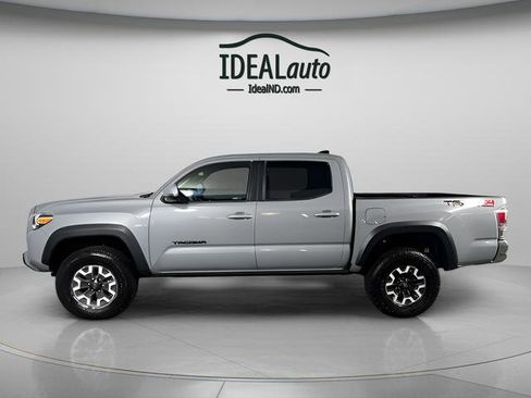 Used 2020 Toyota Tacoma SR5 image 9