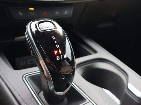Used 2024 Cadillac XT4 Luxury w/ Cold Weather Package FWD image 28
