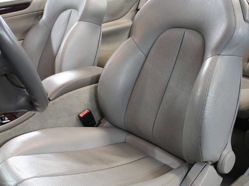 Used 2001 Mercedes-Benz CLK 320 Cabriolet image 11