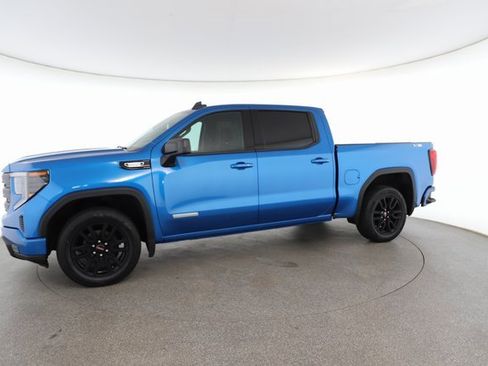 Used 2022 GMC Sierra 1500 Elevation w/ Preferred Package image 4