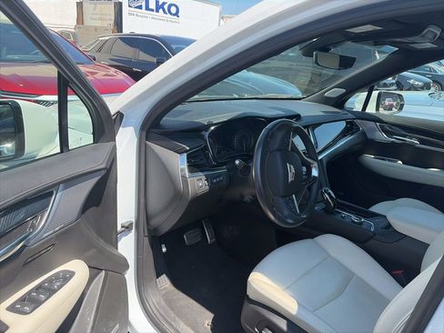 Used 2024 Cadillac XT6 Sport w/ Technology Package AWD/4WD image 10