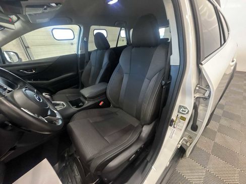 Used 2025 Subaru Outback Premium AWD/4WD image 13