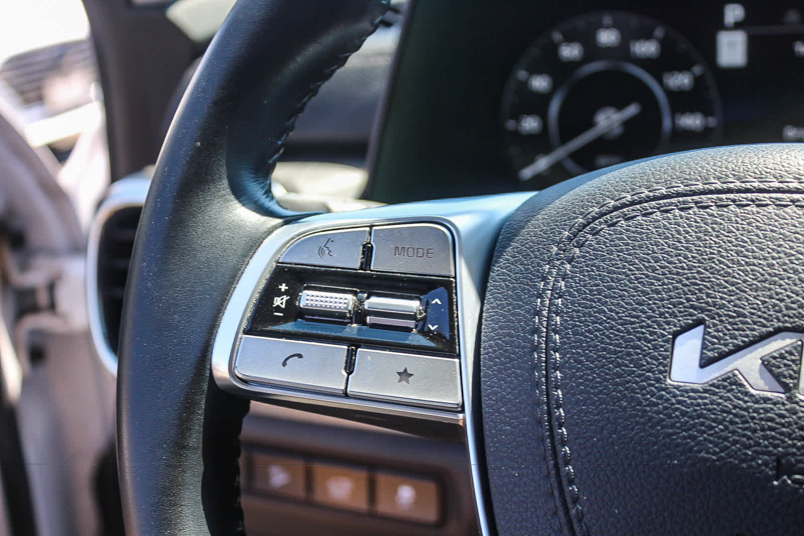 Used 2024 Kia Telluride SX FWD image 29