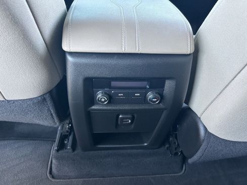 Used 2023 Chevrolet Traverse LT AWD/4WD image 26