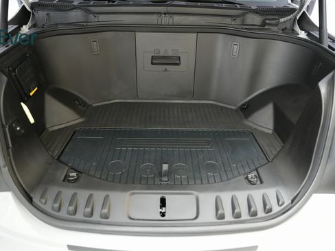 Used 2024 Ford F150 Lightning Flash image 16