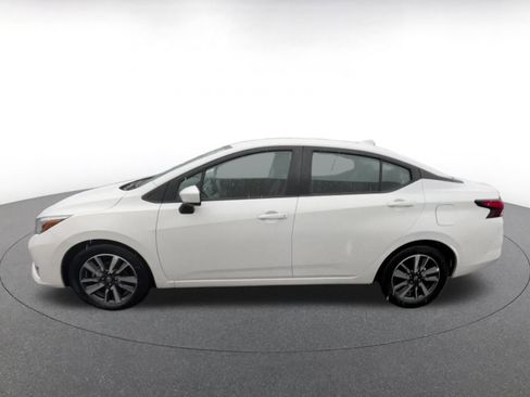 Used 2025 Nissan Versa SV image 8