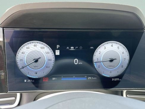 Certified 2024 Hyundai Elantra SEL FWD image 33