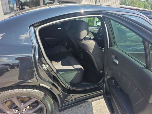 Used 2020 Dodge Charger SXT RWD image 11