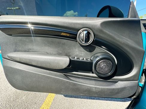 Used 2018 MINI Cooper S image 21