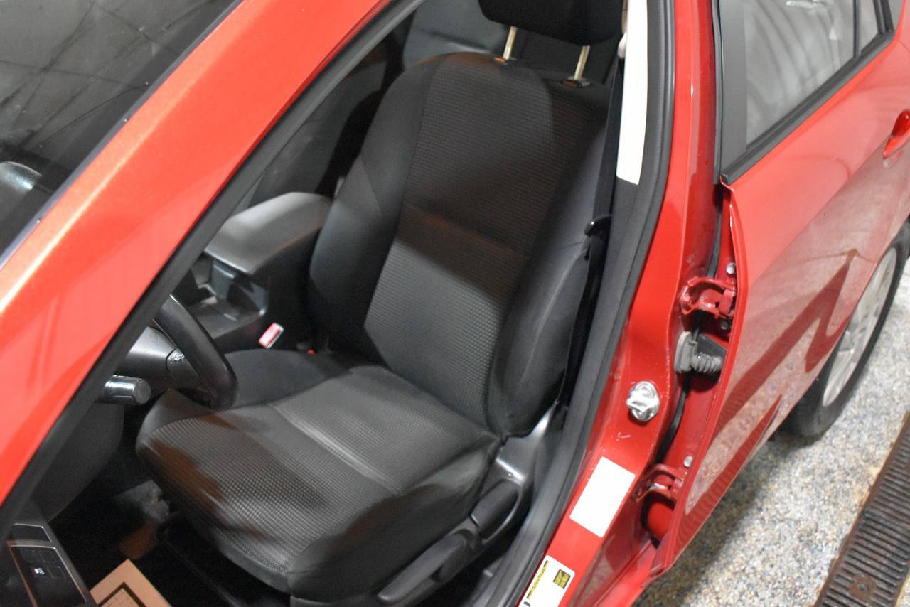 Used 2013 MAZDA MAZDA3 i Touring FWD image 31