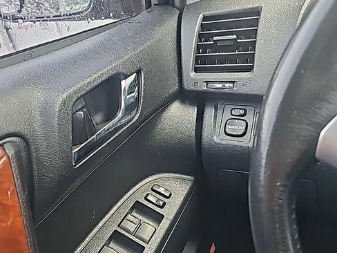 Used 2012 Toyota Highlander Limited w/ Tow Pkg image 11