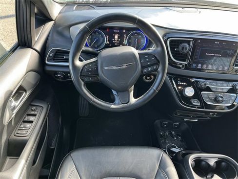 Certified 2019 Chrysler Pacifica Touring-L Plus w/ Advanced Safetytec Group image 14