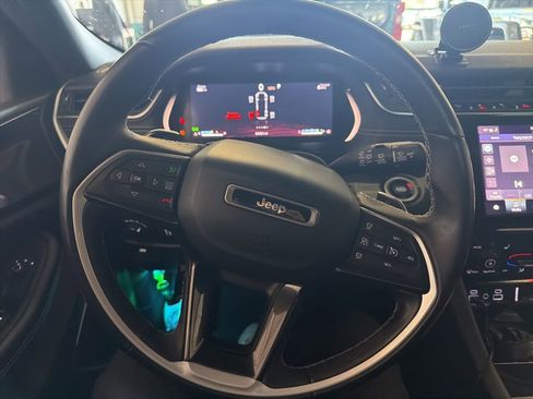 Used 2021 Jeep Grand Cherokee L Laredo image 7