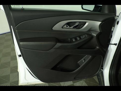 Used 2019 Chevrolet Traverse LT FWD image 18