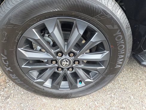 Used 2026 Toyota Land Cruiser image 9