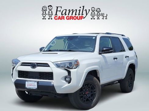 Used 2021 Toyota 4Runner Venture AWD/4WD image 1
