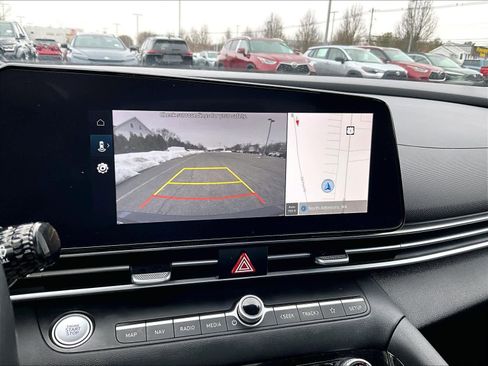 Used 2023 Hyundai Elantra SEL w/ Convenience Package image 19