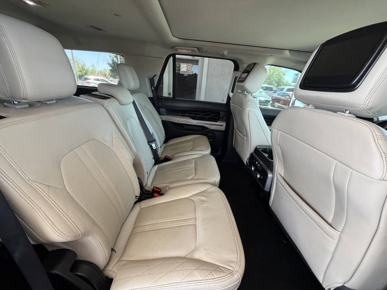 Used 2019 Ford Expedition Max Platinum RWD image 19