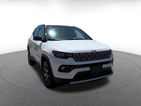 Used 2025 Jeep Compass Limited AWD/4WD image 3