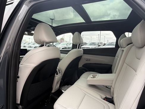 Used 2025 Hyundai Tucson Limited image 13