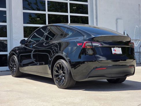 Used 2023 Tesla Model Y Long Range AWD/4WD image 7