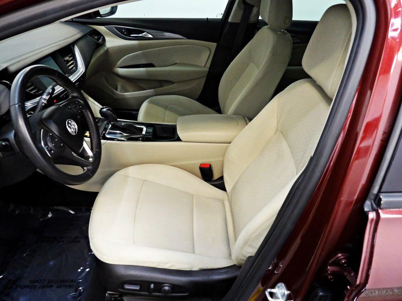 Used 2019 Buick Regal Preferred w/ Driver Confidence Package I FWD image 8