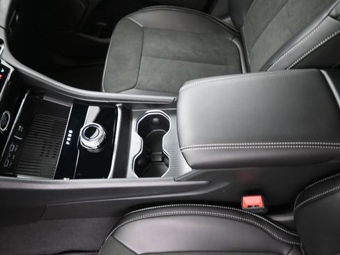 New 2026 Jeep Grand Cherokee Altitude image 31