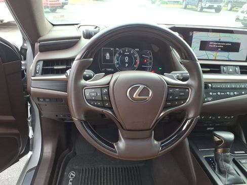 Used 2019 Lexus ES 350 Ultra Luxury FWD image 7