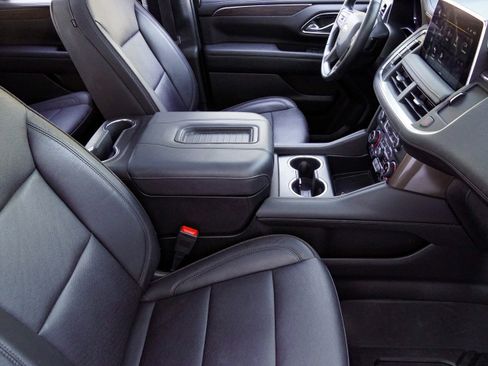 Used 2024 Chevrolet Tahoe High Country AWD/4WD image 9