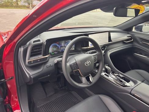 Certified 2026 Toyota Crown XLE image 40