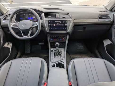 Used 2023 Volkswagen Tiguan SE FWD image 20