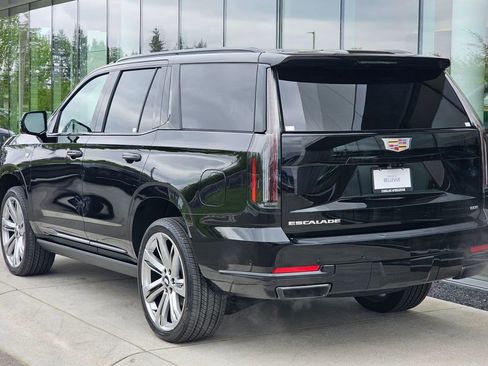 New 2026 Cadillac Escalade Platinum Sport AWD/4WD image 3