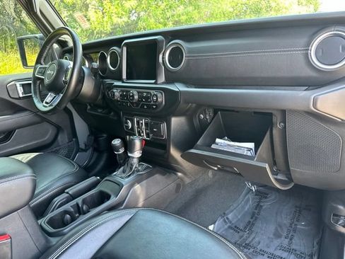 Used 2023 Jeep Wrangler Unlimited Sahara w/ Cold Weather Group AWD/4WD image 46