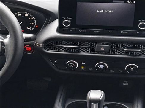 Used 2025 Honda HR-V Sport image 14